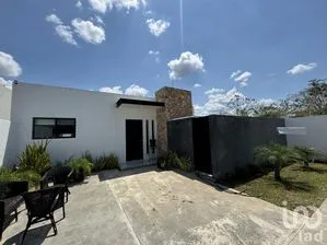 NEX-304981 - Casa en Venta, con 3 recamaras, con 3 baños, con 156 m2 de construcción.