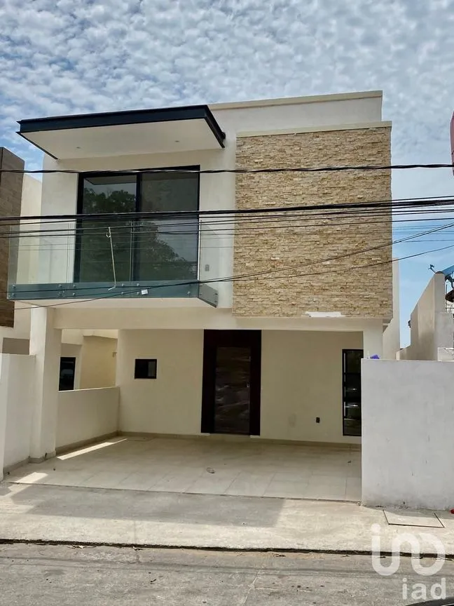 Casa en Venta en Nuevo Aeropuerto, Tampico, Tamaulipas | NEX-246398 | iad México | Foto 2 de 7