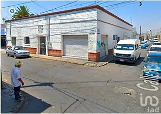 NEX-254712 - Local en Renta, con 10 recamaras, con 2 baños, con 300 m2 de construcción.
