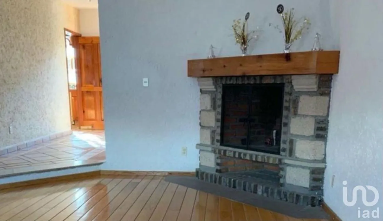 Casa en Venta en Paraje 38, Tlalpan, Ciudad de México | NEX-255815 | iad México | Foto 3 de 9