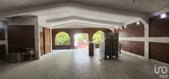 NEX-260562 - Casa en Renta, con 6 recamaras, con 2 baños, con 300 m2 de construcción.