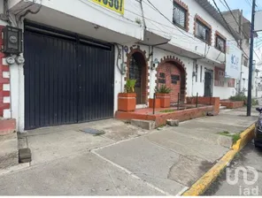 NEX-262880 - Local en Renta, con 5 recamaras, con 4 baños, con 615 m2 de construcción.