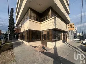 NEX-243010 - Local en Renta, con 4 baños, con 300 m2 de construcción.
