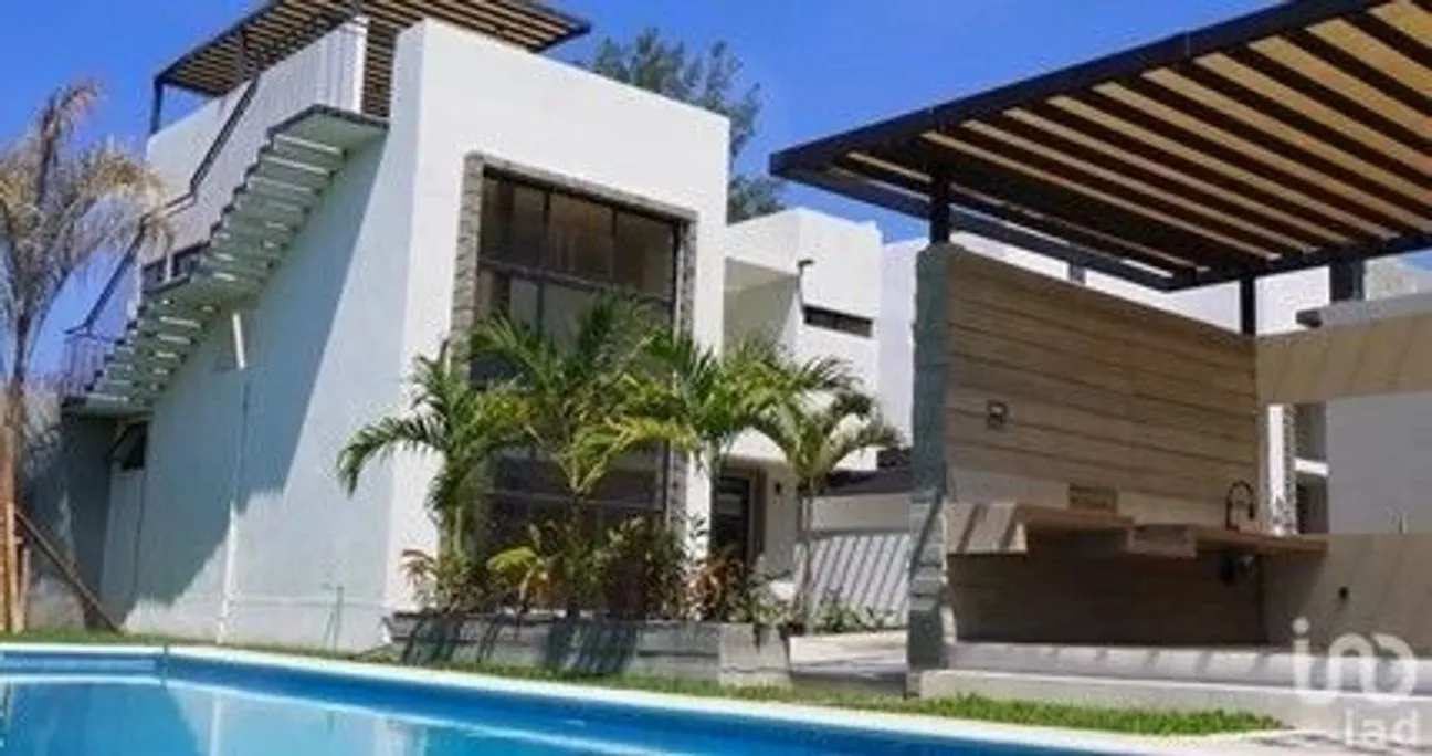 Casa en Venta en Oaxtepec Centro, Yautepec, Morelos | NEX-239903 | iad México | Foto 1 de 46