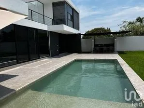 NEX-239975 - Casa en Venta, con 4 recamaras, con 4 baños, con 290 m2 de construcción en Real de Oaxtepec, CP 62738, Morelos.