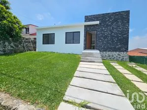 NEX-240631 - Casa en Venta, con 3 recamaras, con 2 baños, con 142 m2 de construcción.