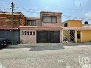 NEX-245323 - Casa en Venta, con 4 recamaras, con 1 baño, con 152 m2 de construcción en Residencial la Luz, CP 54716, México.