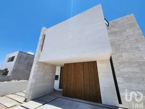 NEX-234735 - Casa en Venta, con 4 recamaras, con 4 baños, con 179 m2 de construcción en Aguaje, CP 78398, San Luis Potosí.