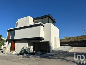 NEX-247285 - Casa en Venta, con 3 recamaras, con 4 baños, con 335 m2 de construcción en Lomas del Predregal, CP 78295, San Luis Potosí.
