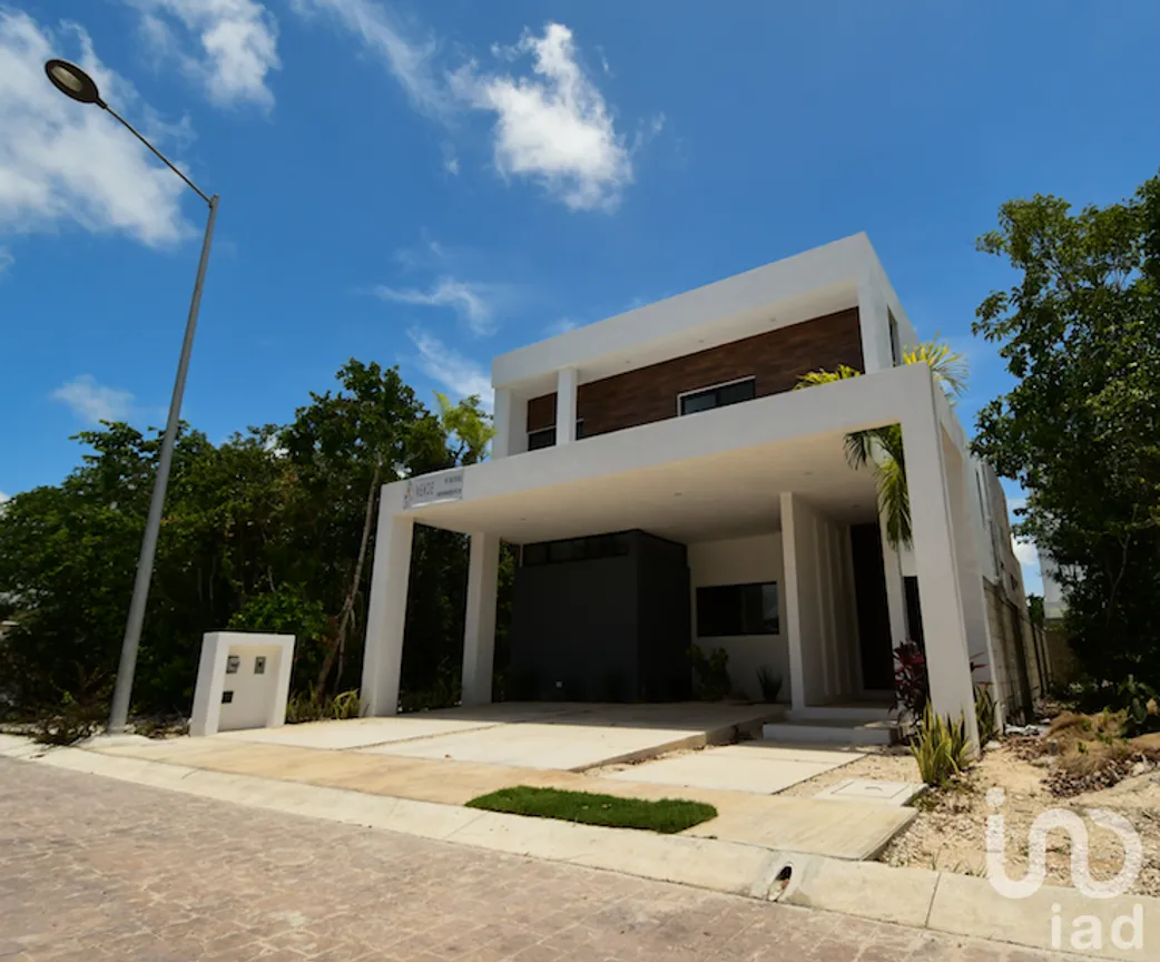 Casa en Venta en Supermanzana 319, Benito Juárez, Quintana Roo | NEX-13048 | iad México | Foto 1 de 23