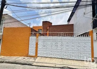 NEX-255030 - Casa en Venta, con 3 recamaras, con 2 baños, con 215 m2 de construcción en Santa Cruz del Monte, CP 53110, México.