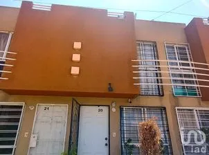 NEX-294270 - Casa en Renta, con 2 recamaras, con 1 baño, con 83 m2 de construcción en Los Héroes Ozumbilla, CP 55764, México.