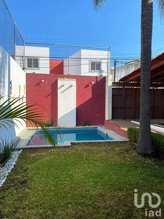 Casa en Venta en Lomas de Atzingo, Cuernavaca, Morelos | NEX-297805 | iad México | Foto 2 de 24