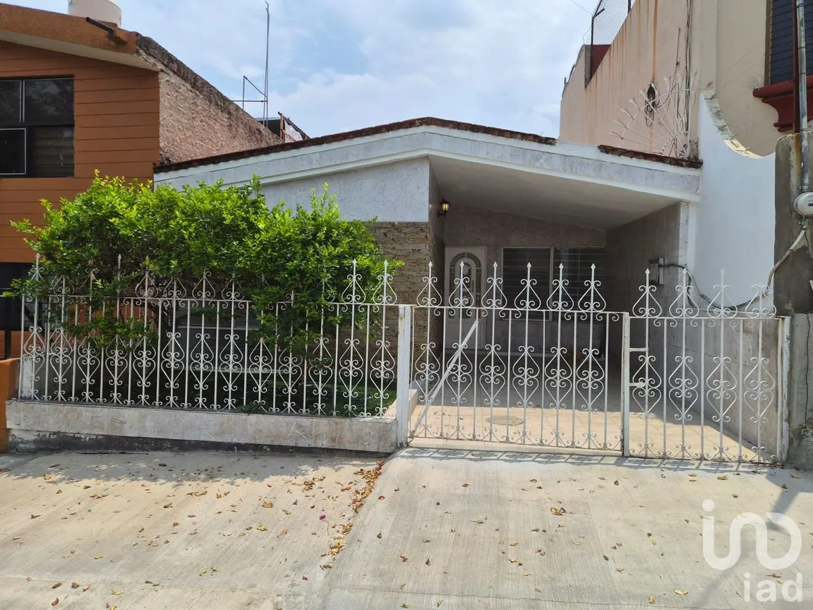 Casa en Renta en Colinas de La Normal, Guadalajara, Jalisco | NEX-283892 | iad México | Foto 1 de 12