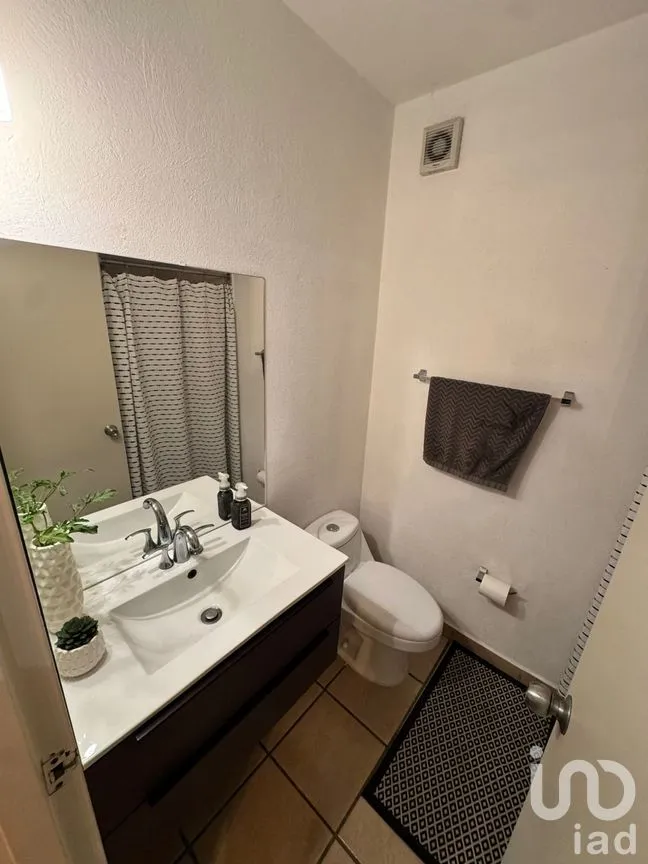 Casa en Venta en Parques del Bosque, San Pedro Tlaquepaque, Jalisco | NEX-287015 | iad México | Foto 8 de 12