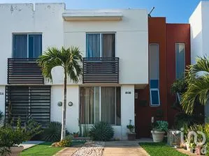 NEX-302282 - Casa en Venta, con 3 recamaras, con 2 baños, con 77 m2 de construcción.