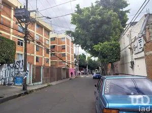 NEX-240465 - Local en Venta, con 1 recamara, con 1 baño, con 61 m2 de construcción en San Miguel, CP 09360, Ciudad de México.