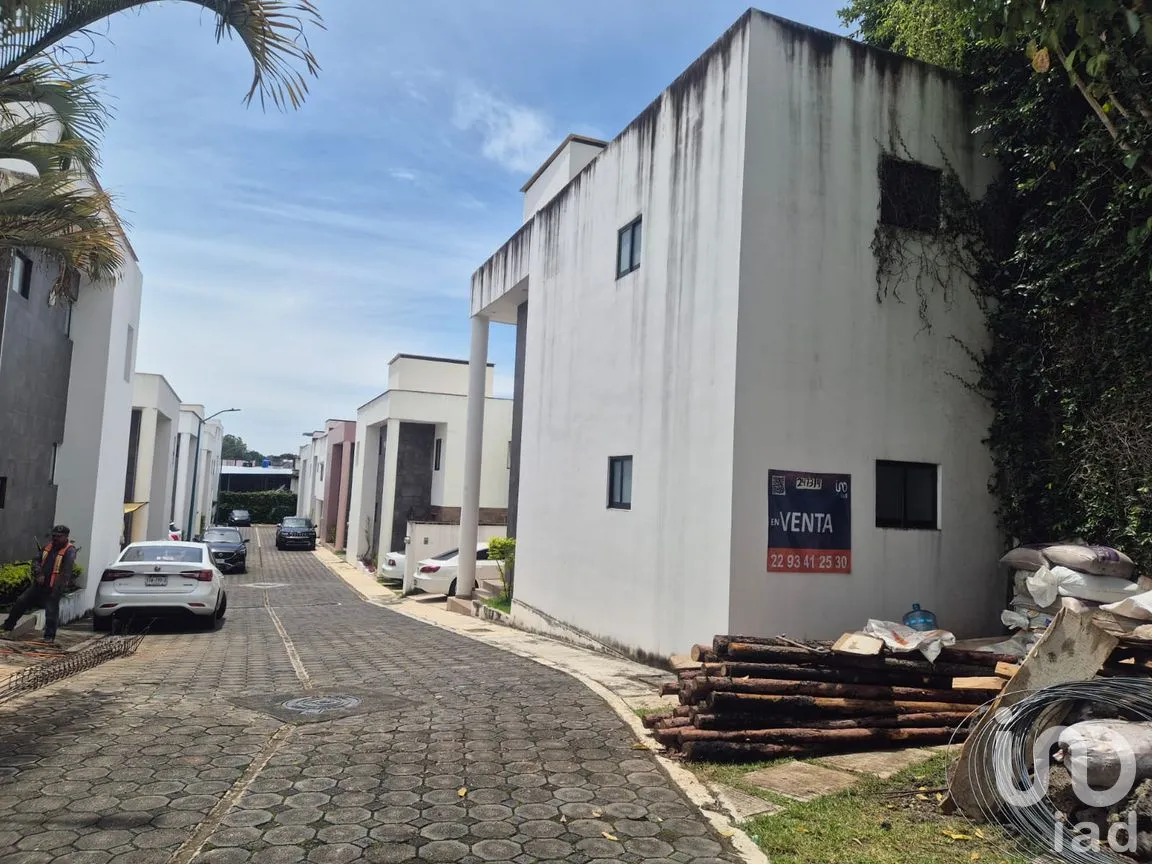 Casa en Venta en Zona Dorada, Coatepec, Veracruz de Ignacio de la Llave | NEX-247314 | iad México | Foto 3 de 15