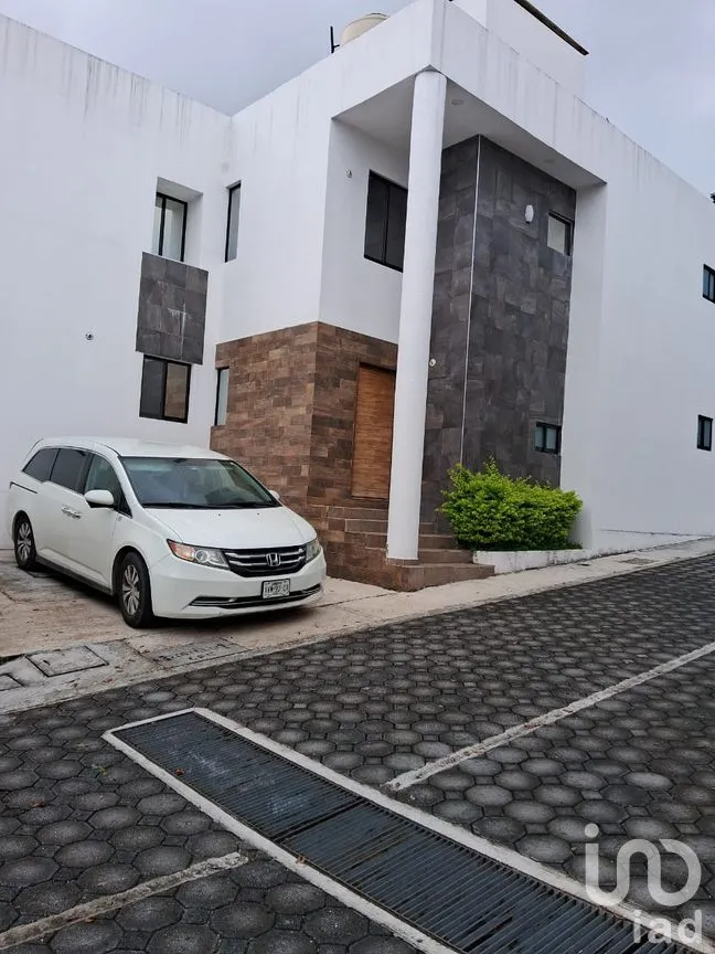 Casa en Venta en Zona Dorada, Coatepec, Veracruz de Ignacio de la Llave | NEX-247314 | iad México | Foto 1 de 15