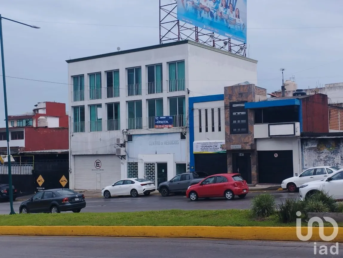 Oficina en Renta en Infonavit Pomona, Xalapa, Veracruz de Ignacio de la Llave | NEX-266183 | iad México | Foto 1 de 15