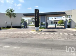 NEX-298834 - Casa en Venta, con 3 recamaras, con 3 baños, con 200 m2 de construcción.
