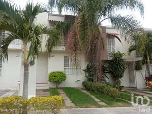 NEX-262361 - Casa en Venta, con 2 recamaras, con 1 baño, con 71 m2 de construcción en Los Laureles, CP 62793, Morelos.