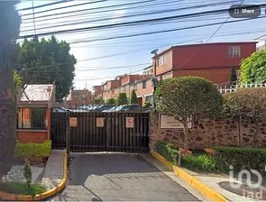 NEX-300912 - Casa en Venta, con 4 recamaras, con 2 baños, con 120 m2 de construcción.