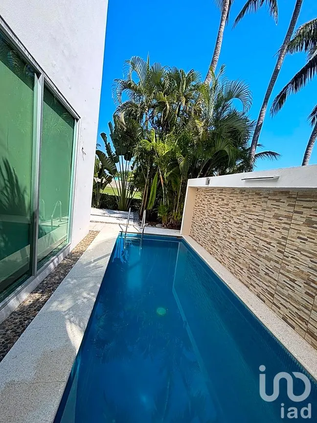 Casa en Venta en Villas Xcaret, Acapulco de Juárez, Guerrero | NEX-290831 | iad México | Foto 2 de 19