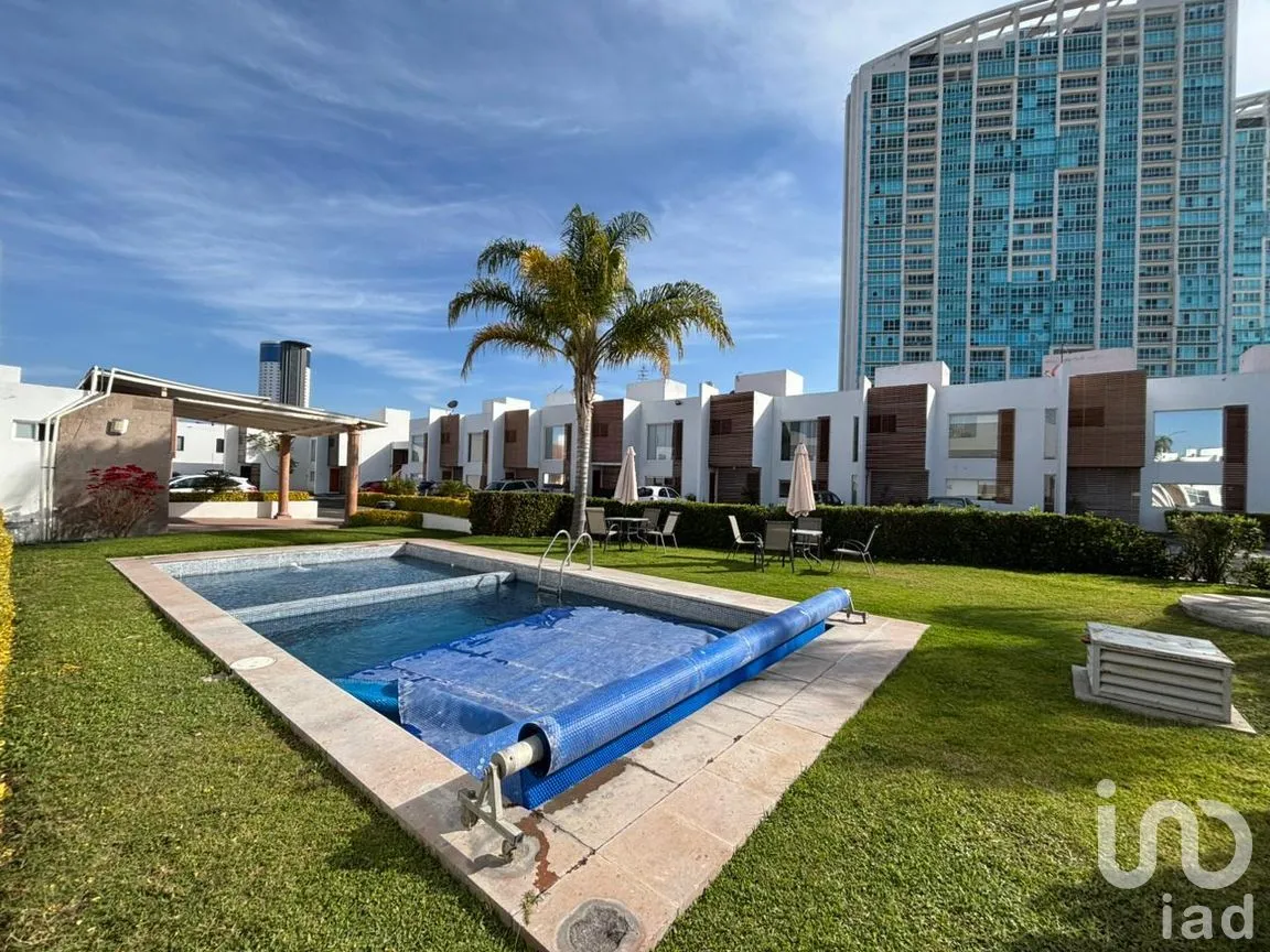 Casa en Renta en Juriquilla Santa Fe, Querétaro, Querétaro | NEX-283908 | iad México | Foto 2 de 15