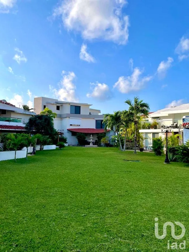 Casa en Venta en Zona Hotelera, Benito Juárez, Quintana Roo | NEX-256850 | iad México | Foto 1 de 23