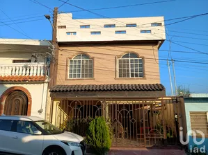 NEX-264898 - Casa en Venta, con 3 recamaras, con 3 baños, con 180 m2 de construcción en Adolfo Lopez Mateos, CP 66360, Nuevo León.