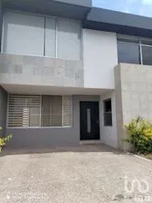 NEX-248067 - Casa en Renta, con 3 recamaras, con 2 baños, con 129 m2 de construcción.