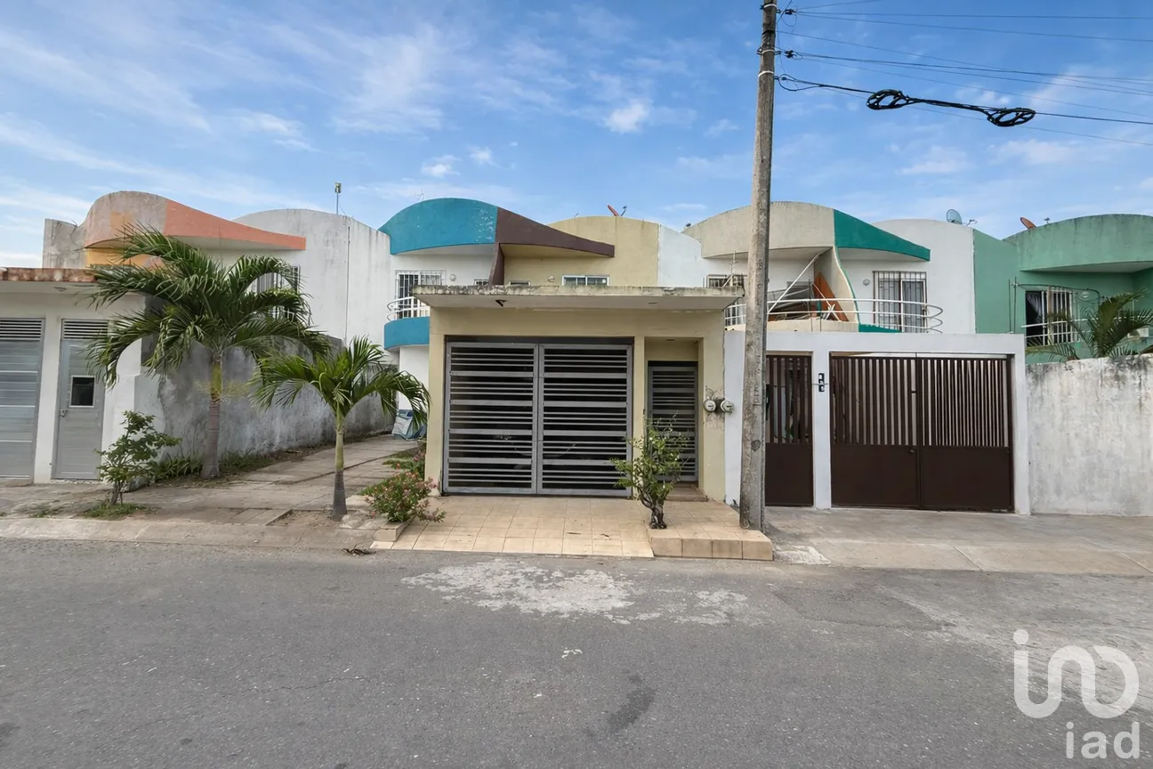 Casa en Venta en Los Torrentes, Veracruz, Veracruz de Ignacio de la Llave | NEX-297986 | iad México | Foto 1 de 10