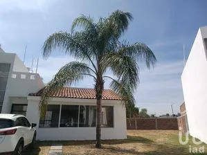 NEX-245173 - Casa en Venta, con 2 recamaras, con 2 baños, con 132 m2 de construcción en Santa María, CP 38090, Guanajuato.