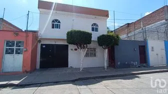 NEX-257342 - Casa en Venta, con 4 recamaras, con 3 baños, con 260 m2 de construcción en Celaya Centro, CP 38000, Guanajuato.