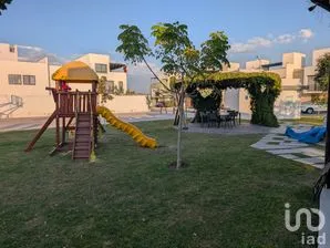 NEX-285259 - Casa en Venta, con 3 recamaras, con 2 baños, con 143 m2 de construcción en Puntarena Residencial, CP 38085, Guanajuato.
