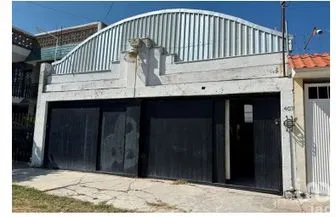 NEX-285322 - Bodega en Venta, con 3 baños, con 240 m2 de construcción en Jardines de Celaya 1a Secc, CP 38080, Guanajuato.