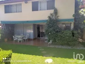 NEX-256949 - Casa en Venta, con 3 recamaras, con 3 baños, con 180 m2 de construcción.