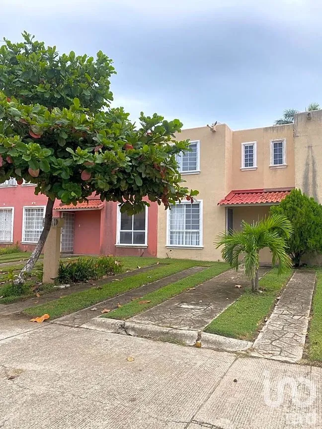 Casa en Venta en Villa Tulipanes, Acapulco de Juárez, Guerrero | NEX-242865 | iad México | Foto 1 de 18