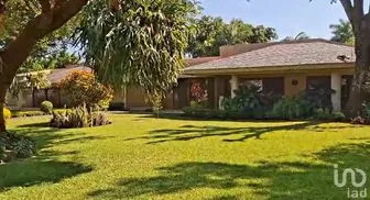 NEX-287325 - Casa en Venta, con 3 recamaras, con 3 baños, con 705 m2 de construcción en Palmira Tinguindin, CP 62490, Morelos.