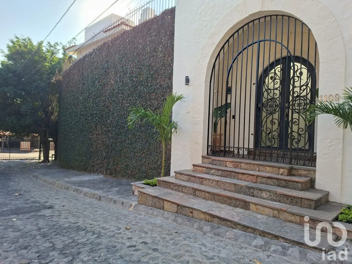 Casa en Venta en Vista Hermosa, Cuernavaca, Morelos | NEX-287653 | iad México | Foto 2 de 38