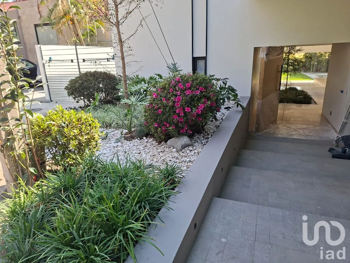 Casa en Venta en Club de golf Tabachines, Cuernavaca, Morelos | NEX-291871 | iad México | Foto 1 de 18