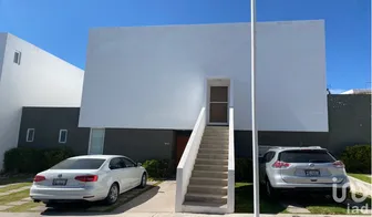 NEX-254165 - Casa en Venta, con 3 recamaras, con 2 baños, con 158 m2 de construcción.