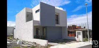 NEX-261200 - Casa en Venta, con 3 recamaras, con 2 baños, con 182 m2 de construcción.