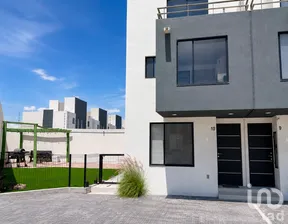 NEX-306211 - Casa en Renta, con 3 recamaras, con 2 baños, con 125 m2 de construcción.