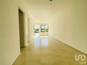 NEX-243743 - Casa en Venta, con 2 recamaras, con 1 baño, con 67 m2 de construcción en Tixcacal Opichen, CP 97249, Yucatán.