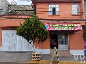 NEX-260628 - Casa en Venta, con 4 recamaras, con 2 baños, con 250 m2 de construcción en Jaime Torres Bodet, CP 13530, Ciudad de México.