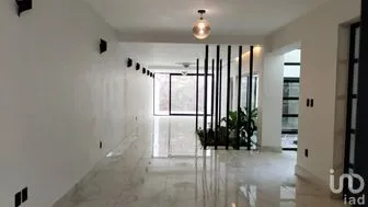 NEX-253981 - Casa en Venta, con 3 recamaras, con 3 baños, con 190 m2 de construcción.