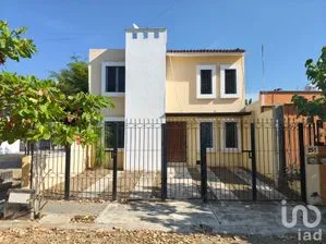 NEX-259455 - Casa en Venta, con 4 recamaras, con 3 baños, con 139 m2 de construcción.
