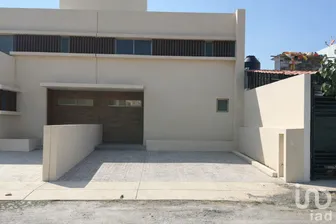 NEX-283929 - Casa en Venta, con 3 recamaras, con 2 baños, con 145 m2 de construcción en Carlos de La Madrid, CP 28979, Colima.